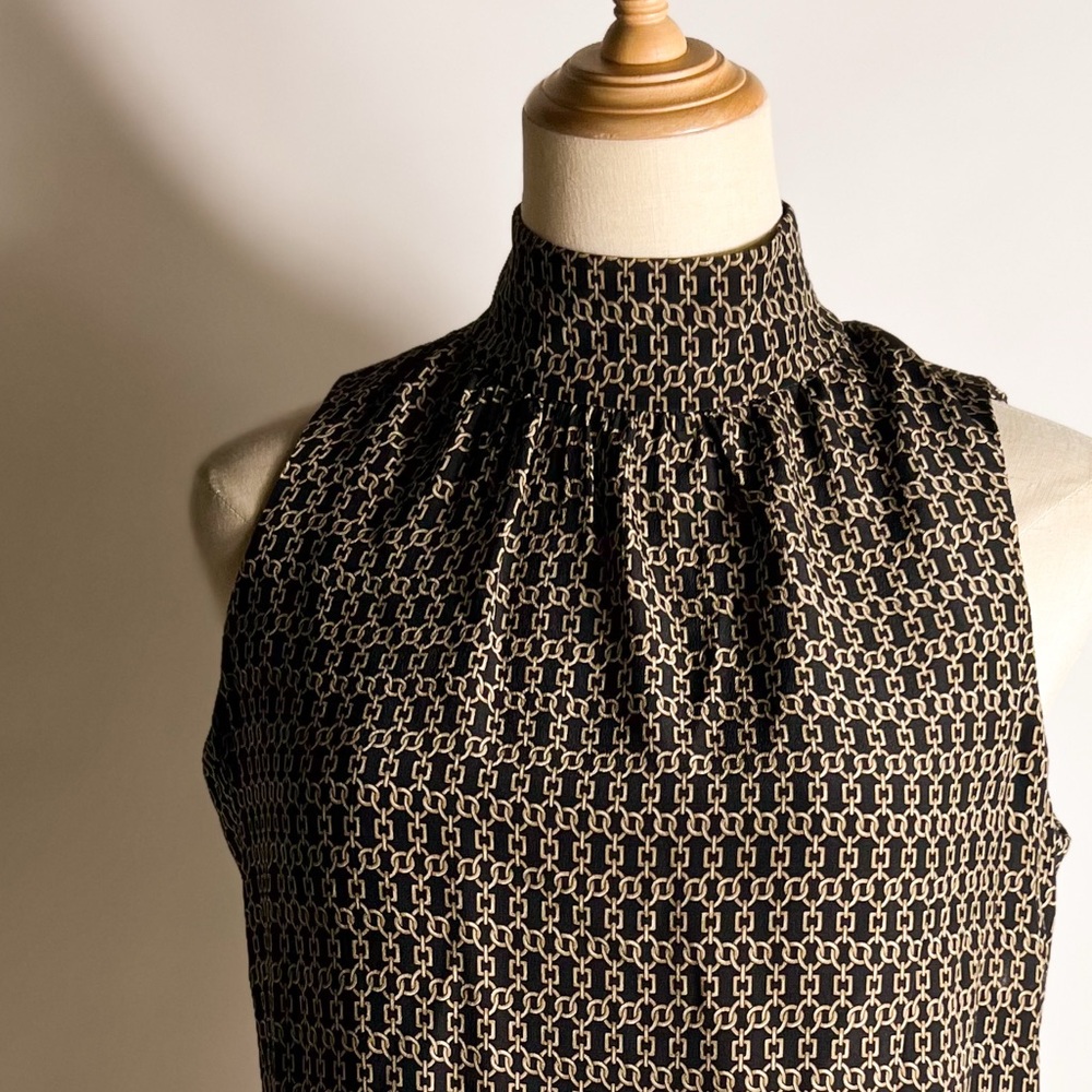 VINTAGE 100% Silk Chainlink Old Money Sleeveless Mockneck Blouse Small